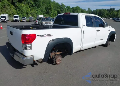 2007 Toyota Tundra Sr5 5.7L V8 z USA, uszkodzony, nr VIN 5TBBV541X7S463595